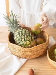 Rổ mây tre đan thủ công mỹ nghệ nhỏ gọn sang trọng.