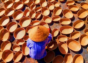 Làng nghề mây tre đan ở Hà Nội đang gia công.